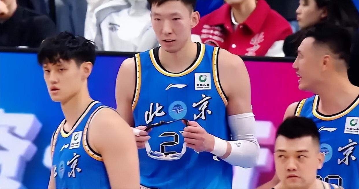 云开体育官网入口-CBA疯狂一夜！深圳反绝杀浙江，上海19分狂胜北京，辽篮惜败山西