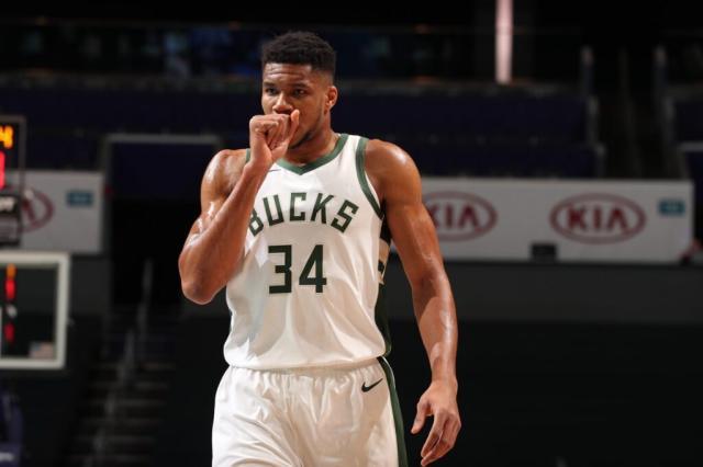 云开体育官网-失去常规赛统治力？字母哥：养成良好习惯需要时间